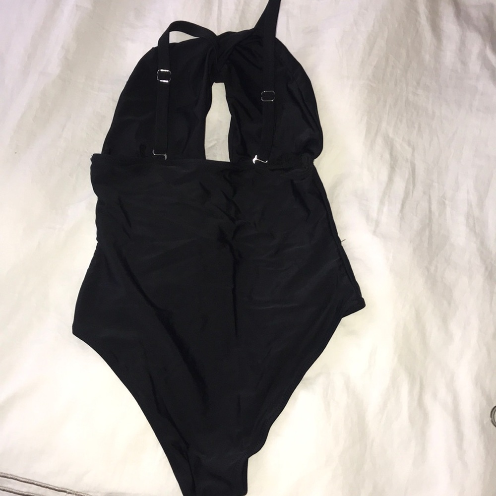 Cupshe One Piece - Picture 4 of 4